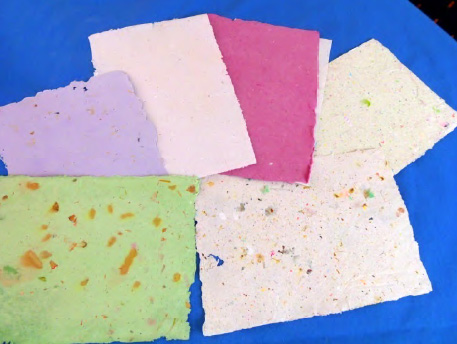 Pliegos de papel reciclado