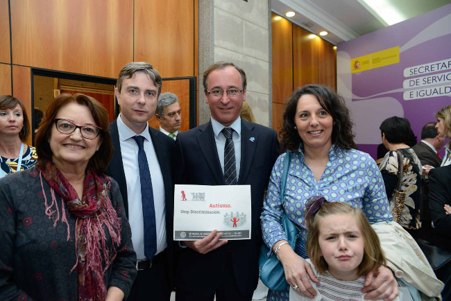 Encuentro del ministro de Sanidad con representantes de Autismo España